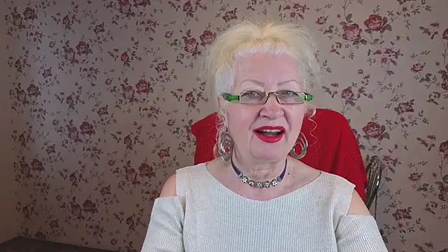 Snapshot of Maya_Mayflower chatting on October 12, 2025, 4:03 am Maya Mayflower online show from October 12, 2025, 4:03 am