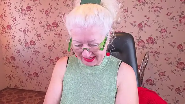 Maya Mayflower online show from October 31, 2025, 4:09 am