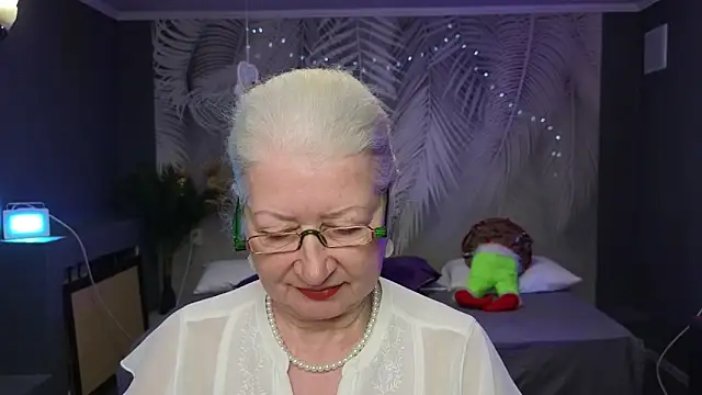 Snapshot of Maya_Mayflower chatting on March 8, 2025, 12:20 pm Maya Mayflower online show from March 8, 2025, 12:20 pm
