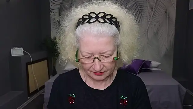 Snapshot of Maya_Mayflower chatting on March 16, 2025, 6:20 am Maya Mayflower online show from March 16, 2025, 6:20 am