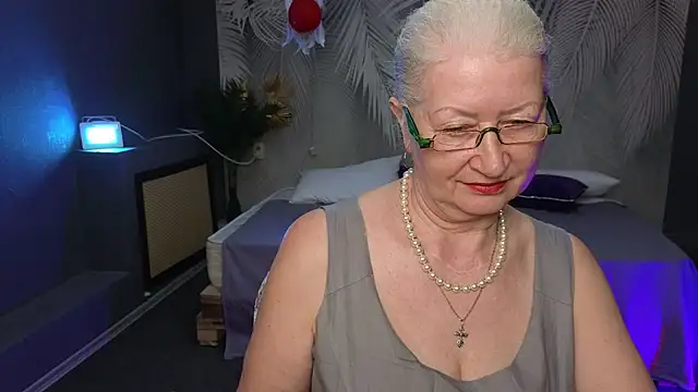 Snapshot of Maya_Mayflower chatting on March 13, 2025, 12:56 pm Maya Mayflower online show from March 13, 2025, 12:56 pm