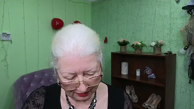 Snapshot of Maya_Mayflower chatting on March 6, 2025, 9:14 am Maya Mayflower online show from March 6, 2025, 9:14 am