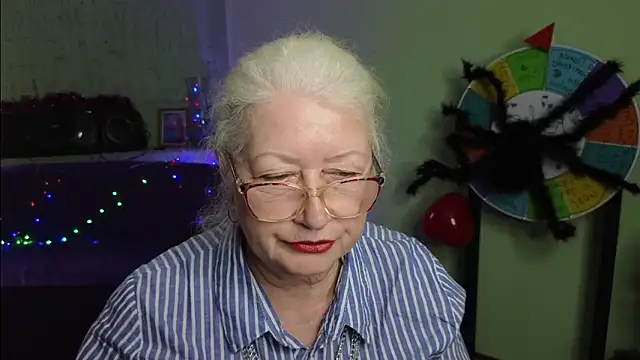 Snapshot of Maya_Mayflower chatting on March 3, 2025, 12:39 pm Maya Mayflower online show from March 3, 2025, 12:39 pm