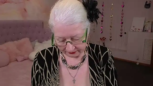 Snapshot of Maya_Mayflower chatting on March 18, 2025, 3:22 pm Maya Mayflower online show from March 18, 2025, 3:22 pm