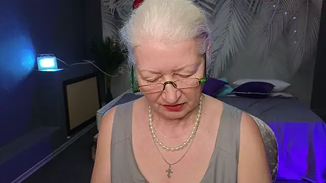 Snapshot of Maya_Mayflower chatting on March 14, 2025, 6:10 am Maya Mayflower online show from March 14, 2025, 6:10 am