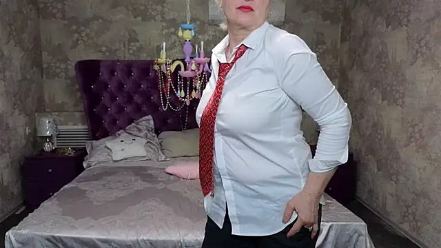 Snapshot of Maya_Mayflower chatting on March 12, 2025, 9:12 am Maya Mayflower online show from March 12, 2025, 9:12 am