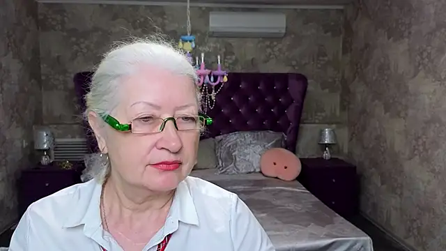 Snapshot of Maya_Mayflower chatting on March 12, 2025, 6:07 am Maya Mayflower online show from March 12, 2025, 6:07 am