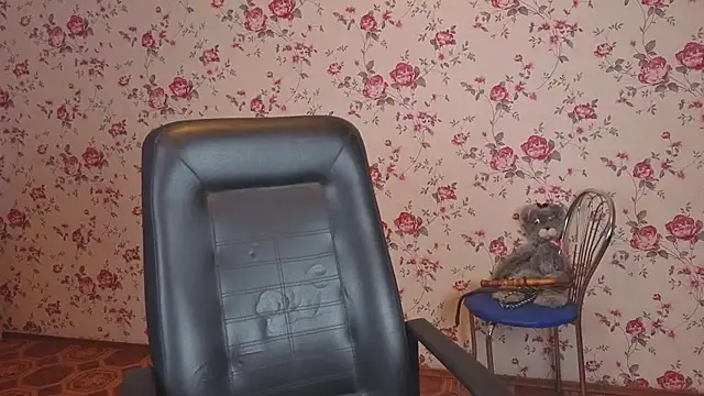 Maya Mayflower online show from April 3, 2026, 3:02 am