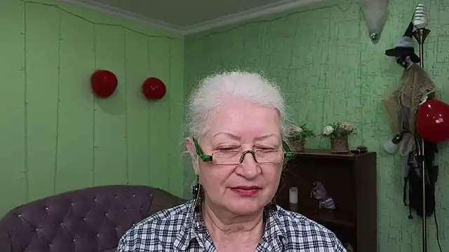 Snapshot of Maya_Mayflower chatting on March 7, 2025, 3:39 pm Maya Mayflower online show from March 7, 2025, 3:39 pm