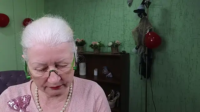 Snapshot of Maya_Mayflower chatting on March 10, 2025, 12:28 pm Maya Mayflower online show from March 10, 2025, 12:28 pm