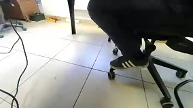 Snapshot of GM51-1988 chatting on February 23, 2026, 4:07 pm GM51-1988 online show from February 23, 2026, 4:07 pm