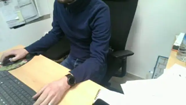 Snapshot of GM51-1988 chatting on December 15, 2025, 4:13 pm GM51-1988 online show from December 15, 2025, 4:13 pm