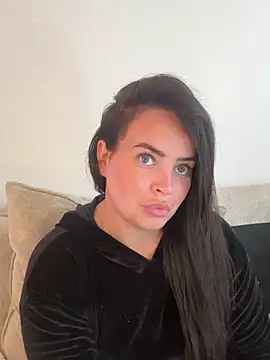 Snapshot of Sophie_23XX chatting on May 10, 2026, 12:20 pm Sophie 23XX online show from May 10, 2026, 12:20 pm