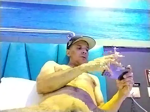 Snapshot of karlossan24 chatting on August 1, 2026, 6:22 am karlossan24 online show from August 1, 2026, 6:22 am