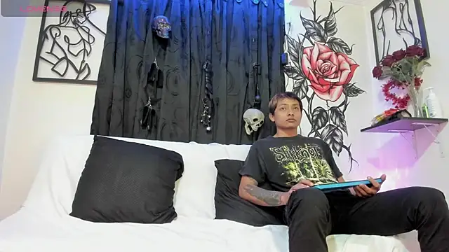 KratosAfroditacs online show from March 21, 2025, 3:57 pm