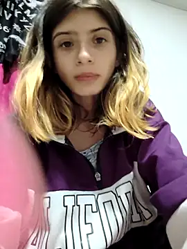 KratosAfroditacs online show from March 4, 2026, 8:38 pm