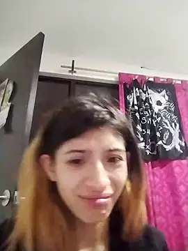 KratosAfroditacs online show from February 3, 2026, 10:37 pm