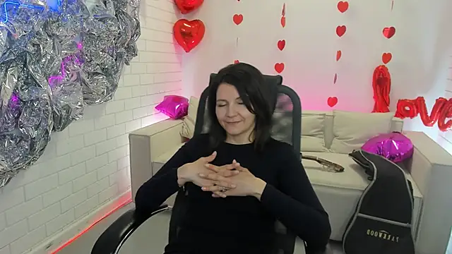 NicoleHitman online show from March 13, 2025, 8:37 am