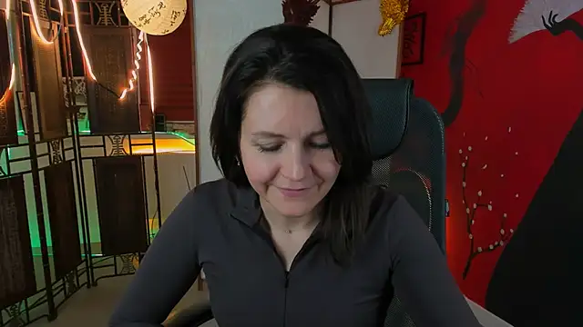 NicoleHitman online show from March 17, 2025, 8:18 am