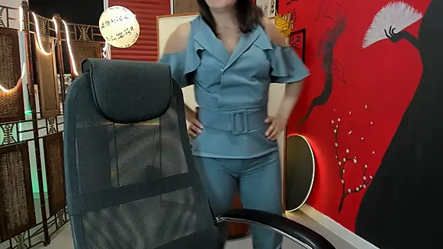 NicoleHitman online show from March 14, 2025, 8:32 am