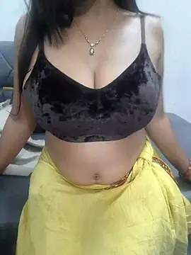 Snapshot of Decant_Ruhi143 chatting on March 17, 2025, 5:49 pm Decant Ruhi143 online show from March 17, 2025, 5:49 pm