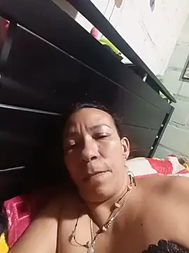 Snapshot of Antonela45 chatting on June 12, 2026, 2:42 am Antonela45 online show from June 12, 2026, 2:42 am