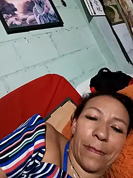 Snapshot of Antonela45 chatting on March 10, 2025, 1:45 am Antonela45 online show from March 10, 2025, 1:45 am