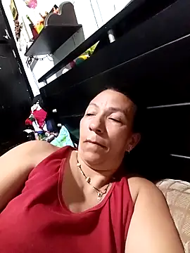 Snapshot of Antonela45 chatting on April 19, 2026, 1:39 am Antonela45 online show from April 19, 2026, 1:39 am