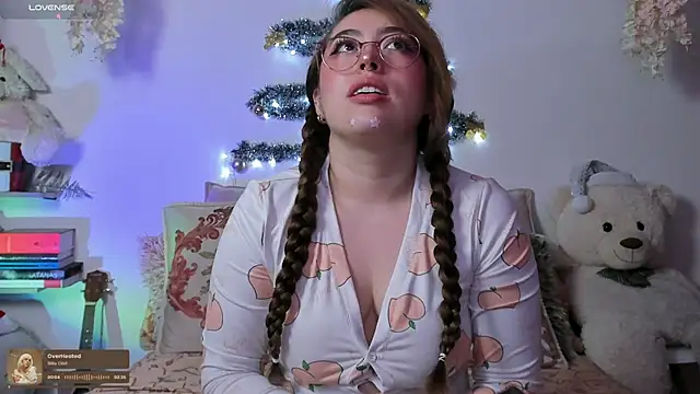 julieta cooper20 online show from December 20, 2025, 4:15 am