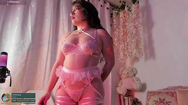 Snapshot of julieta_cooper20 chatting on March 10, 2025, 4:49 am julieta cooper20 online show from March 10, 2025, 4:49 am