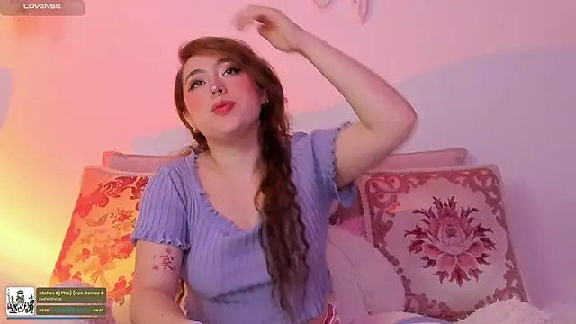 Snapshot of julieta_cooper20 chatting on October 22, 2025, 3:28 am julieta cooper20 online show from October 22, 2025, 3:28 am