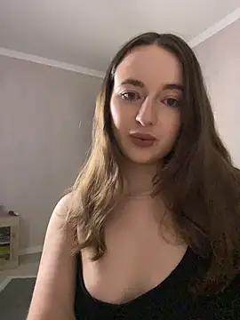 Snapshot of AlisaQSky chatting on December 16, 2025, 4:22 pm AlisaQSky online show from December 16, 2025, 4:22 pm