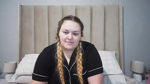 Snapshot of Neytjie chatting on June 29, 2026, 4:08 am Neytjie online show from June 29, 2026, 4:08 am