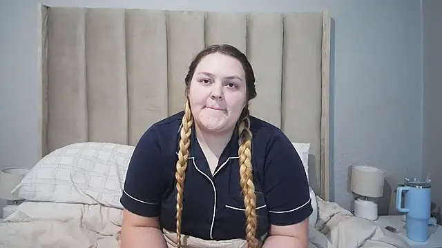 Snapshot of Neytjie chatting on July 1, 2026, 6:30 pm Neytjie online show from July 1, 2026, 6:30 pm