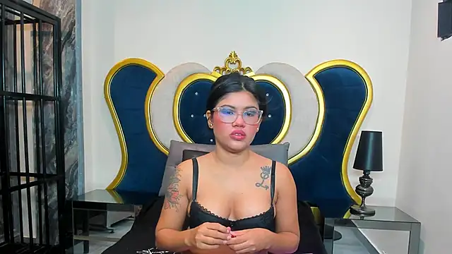 NovaMichel online show from December 1, 2025, 11:33 am