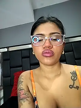 NovaMichel online show from September 23, 2025, 12:23 pm