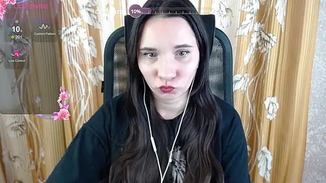 KateForLove online show from October 1, 2025, 1:04 pm