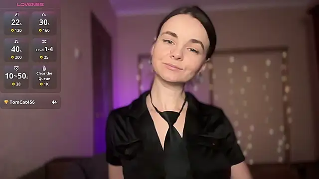 lanaloulou online show from September 27, 2025, 2:18 am