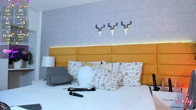 LeilaHiuston online show from February 22, 2026, 12:02 am