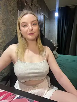 Snapshot of Lina_ly chatting on March 18, 2025, 8:05 pm Lina ly online show from March 18, 2025, 8:05 pm