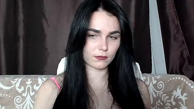 Snapshot of Silviaa chatting on March 7, 2025, 7:38 pm Silviaa online show from March 7, 2025, 7:38 pm