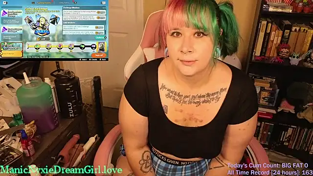 Snapshot of VioletNova chatting on September 12, 2025, 11:54 am VioletNova online show from September 12, 2025, 11:54 am