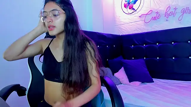 Valen Person online show from March 17, 2025, 12:25 pm