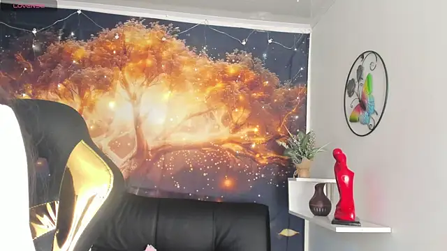 Valen Person online show from March 4, 2025, 11:51 am