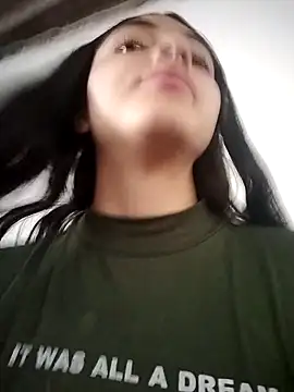 Valen Person online show from September 19, 2025, 4:22 pm