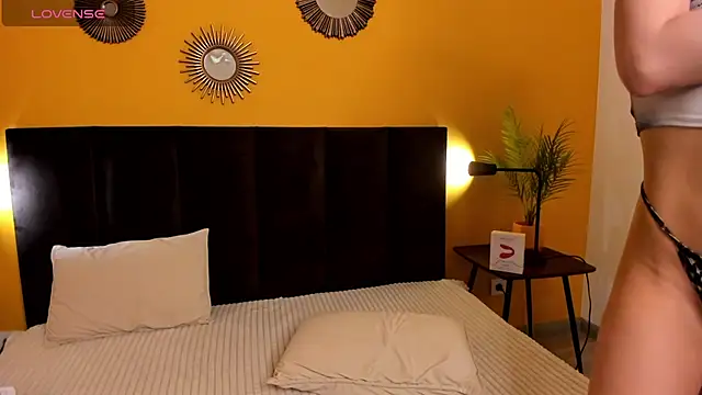 Jessie Curlyy online show from November 16, 2025, 1:54 am