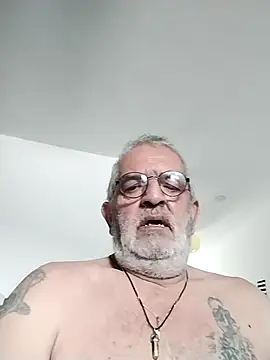 coolbrady17 online show from September 13, 2025, 4:45 am