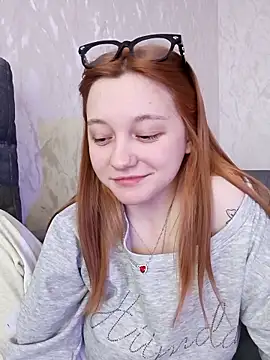 Snapshot of Bonechka chatting on February 3, 2026, 6:40 am Bonechka online show from February 3, 2026, 6:40 am