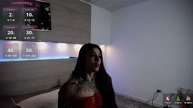 Cristal Velle online show from October 6, 2025, 12:17 pm