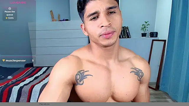 Snapshot of Apolotherock chatting on November 2, 2025, 2:44 pm Apolotherock online show from November 2, 2025, 2:44 pm